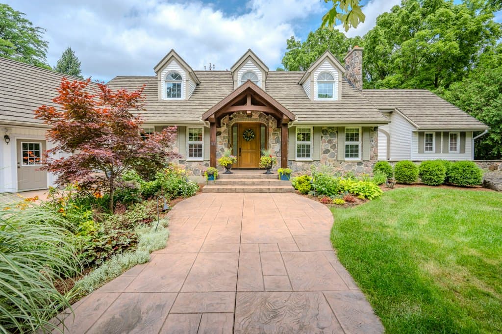 Beautiful stone home in Kitchener-Waterloo